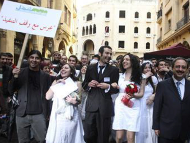 المجتمع اللبناني يَتَعَلْمَن: لا يخدعنّكم المشهد الطائفيّ